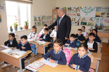 İcra başçısı Qazyan kənd ümumi orta məktəbində mövcud şəraitlə tanış olub