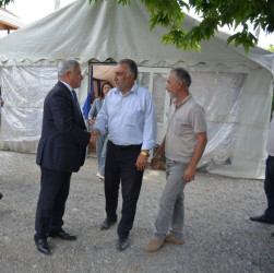 Rayon rəhbəri Qarabağ müharibəsi əlilinin anasının yas mərasimində iştirak edib