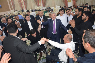 Rayon rəhbəri Zəfər günündə Vətən Müharibəsi Qazisi Paşazadə Amidin toy şənliyində iştirak edib