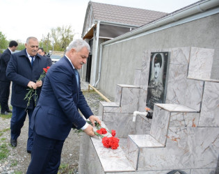 Rayon rəhbəri şəhid Baxışlı Baxışın ailəsini ziyarət edib