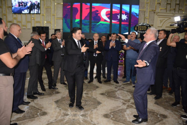 Rayon rəhbəri Vətən Müharibəsi Qəhrəmanı Azər Abdullazadənin toy şənliyində iştirak edib
