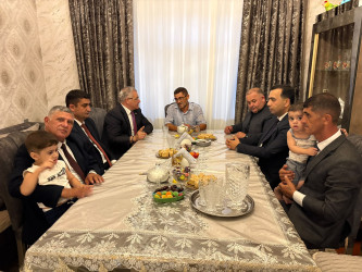 Tərtər Rayon İcra Hakimiyyətinin başçısı 27 Sentyabr – Anım Günü ilə əlaqədar Vətən müharibəsi şəhidi Qənbər Qənbərlinin ailəsini ziyarət edib