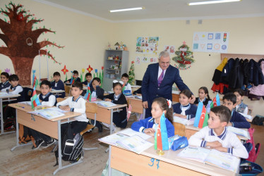 İcra başçısı Yuxarı Qapanlı kənd tam orta məktəbində mövcud şəraitlə tanış olub
