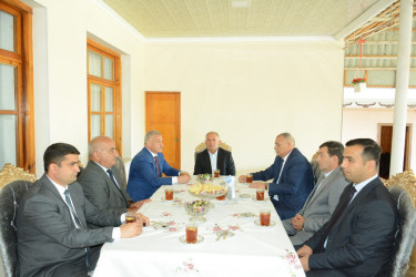 İcra başçısı Kovdadıq kəndində Vətən müharibəsi veteranı Müşviq Quluzadəni ziyarət edib