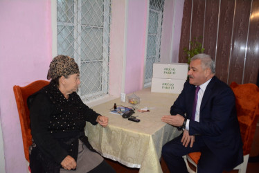 İcra başçısı “Konstitusiya və Suverenlik İli” çərçivəsində şəhid anası Esmira Süleymanovanı 70 illik yubileyi münasibəti ilə təbrik edib