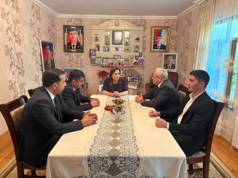 Tərtər Rayon İcra Hakimiyyətinin başçısı 27 Sentyabr – Anım Günü ilə əlaqədar Vətən müharibəsi şəhidi Azər Şəmilovun ailəsini ziyarət edib