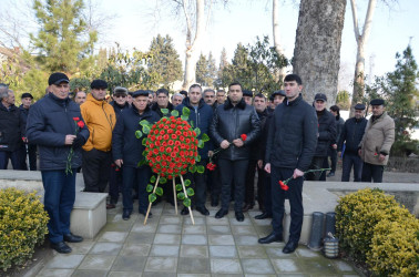 Tərtərdə Azərbaycanın Milli Qəhrəmanı Elman Hüseynovun anım gunu tədbir keçirilib.