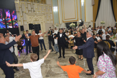 Rayon rəhbəri şəhid övladının toy şənliyində iştirak edib