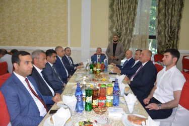 Rayon rəhbəri Vətən Müharibəsi Əlilinin övladının kiçik toy məclisində iştirak edib