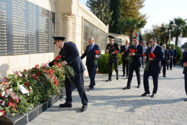 Tərtərdə 44 günlük Vətən müharibəsində qazanılan Şanlı Zəfərin 5-ci ildönümü münasibəti ilə Şəhidlər Abidə Kompleksi ziyarət edilib
