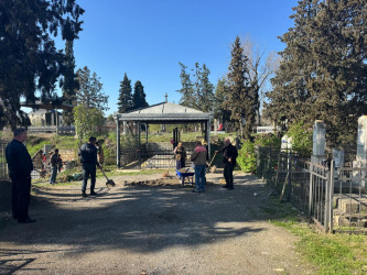 Aprel döyüşləri şəhidi Nicat İsgəndərovun qəbirüstü abidəsinin ətrafında təmizlik işləri aparılıb