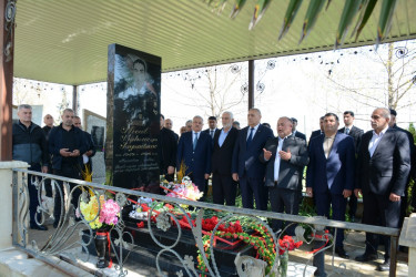 İcra başçısı Aprel döyüşlərində şəhid olmuş Nicat İsgəndərovun məzarını ziyarət edib