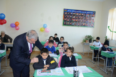 İcra başçısı Seydimli kənd tam orta məktəbində mövcud şəraitlə tanış olub