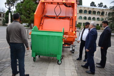 Tərtər şəhərinə bir ədəd “KAMAZ” markalı 20 kubmetr tutumlu məişət tullantılarını yığıb daşıyan texnika verilib