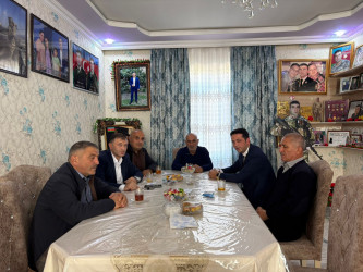 8 noyabr - Zəfər Gününün beşinci ildönümü ilə əlaqədar Vətən Müharibəsi şəhidi, "Azərbaycan Bayrağı" ordenli Aslan Hüseynovun ailəsi ziyarət edilib