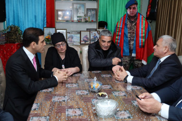 Rayon rəhbəri şəhid Abbaszadə Eminin ailəsini ziyarət edib