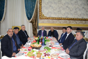 Rayon rəhbəri Vətən Müharibəsi şəhidi Təbriz Cəfərovun qardaşının toy şənliyində iştirak edib