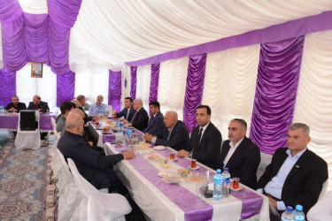 İcra başçısı şəhid atasının yas mərasimində iştirak edib