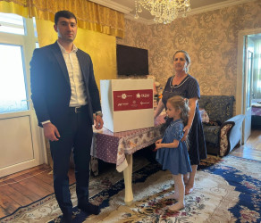 “YAŞAT” Fondu tərəfindən şəhid övladları üçün göndərilən hədiyyələr sahiblərinə çatdırılıb.