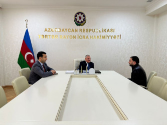 Rayon rəhbəri vətəndaş müraciətlərini dinləyib