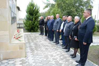 Rayon rəhbəri “Konstitusiya və Suverenlik İli” çərçivəsində Mamırlı və Poladlı kəndlərindən olan şəhid ailələri ilə görüş keçirib
