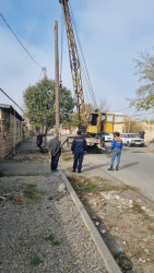 Tərtər şəhərinin Cavanşir küçəsində elektrik dirəkləri və naqilləri yenisi ilə əvəz olunur