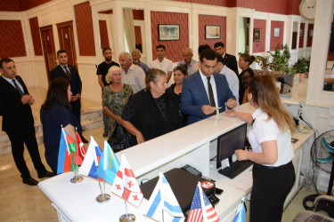 Tərtərli şəhid ailələri və  Vətən müharibəsi əlilləri müalicə və istirahət üçün Naftalan şəhərinə yola salınıb