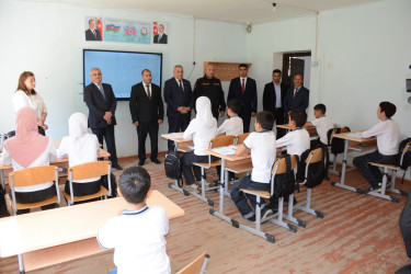 Rayon rəhbəri Düyərli kənd ümumi orta məktəbində mövcud şəraitlə tanış olub