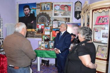 Rayon rəhbəri “Konstitusiya və Suverenlik İli” çərçivəsində şəhid Cəfərov Təbrizin ailəsini ziyarət edib