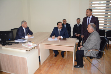 Rayon rəhbəri vətəndaş müraciətlərini dinləyib