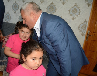 İcra başçısı şəhid anası Sevil Abbasovanı 60 illik yubileyi münasibəti ilə təbrik edib