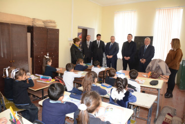 İcra başçısı Soyulan kənd tam orta məktəbində mövcud şəraitlə tanış olub