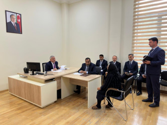 Rayon rəhbəri vətəndaş müraciətlərini dinləyib