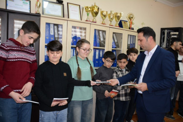 BDU Tərtərdəki bir sıra ümumtəhsil müəssisələrinin kitabxanalarına kitablar hədiyyə edib