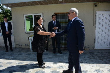 Rayon rəhbəri “Konstitusiya və Suverenlik İli” çərçivəsində Tərtər şəhərində şəhid ailələri ilə görüş keçirib