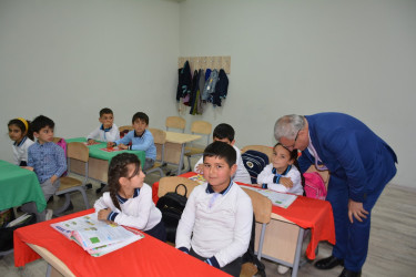 Rayon rəhbəri Azad Qaraqoyunlu kənd tam orta məktəbində mövcud şəraitlə tanış olub