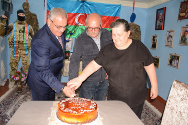 İcra başçısı şəhid, 3-cü dərəcəli “Rəşadət” ordenli Ruslan Lalayevin atasını 60 illik yubileyi münasibəti ilə təbrik edib