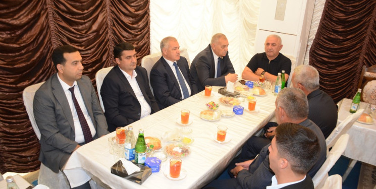 Rayon rəhbəri birinci Qarabağ müharibəsi şəhidi Muradov Seymurun anasının yas mərasimində iştrak edib