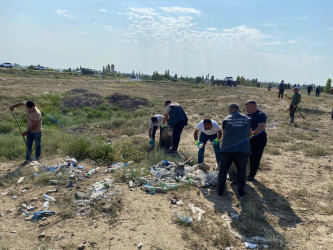 “Yaşıl dünya naminə həmrəylik ili” çərçivəsində növbəti təmizlik aksiyası Tərtər Suqovuşan avtomobil yolunun ətrafında keçirilib