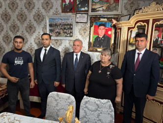 Tərtər Rayon İcra Hakimiyyətinin başçısı 27 Sentyabr – Anım Günü ilə əlaqədar Vətən müharibəsi şəhidi Təbriz Cəfərovun ailəsini ziyarət edib