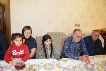 Rayon rəhbəri “Konstitusiya və Suverenlik İli” çərçivəsində Xoruzlu və Kəbirli kəndindən olan şəhid ailələri və qazilərlə görüş keçirib