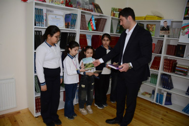 BDU Tərtərdəki bir sıra ümumtəhsil müəssisələrinin kitabxanalarına kitablar hədiyyə edib