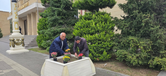 “Konstitusiya və Suverenlik İli” çərçivəsində Tərtərdə Mərkəzi meydanda abadlıq işləri aparılıb