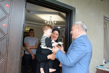 Rayon rəhbəri “Konstitusiya və Suverenlik İli” çərçivəsində Bəyimsarov, Sarov və Borsunlu kəndindən olan şəhid ailələri və qazilərlə görüş keçirib
