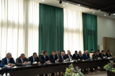 “Qeyri-filiz faydalı qazıntı yataqlarının istismarı ilə məşğul olan yer təki istifadəçilərinin fəaliyyətinin sağlamlaşdırılması tədbirlərinə dair Qaydalar”a uyğun olaraq yaradılmış İşçi Qrupunun ilk iclası keçirilmişdir.