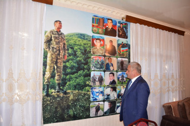 İcra başçısı Vətən müharibəsi şəhidi İsmayıllı Şamil Kamil oğlunun ikinci ildönümü ilə əlaqədar ailəsini ziyarət edib