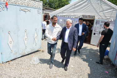 Rayon rəhbəri Vətən Müharibəsi Əlilinin övladının kiçik toy məclisində iştirak edib