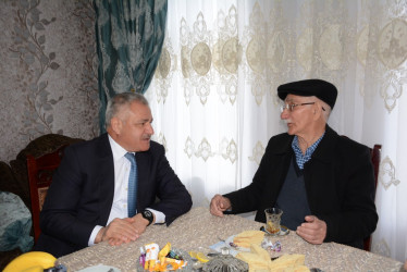 Rayon rəhbəri şəhid Ərəstun Kazımovun ailəsini ziyarət edib