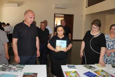 “Sülh aylığı” çərçivəsində kitab sərgisi keçirilib