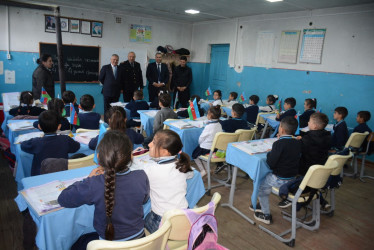 Rayon rəhbəri Mamırlı kənd tam orta məktəbində mövcud şəraitlə tanış olub